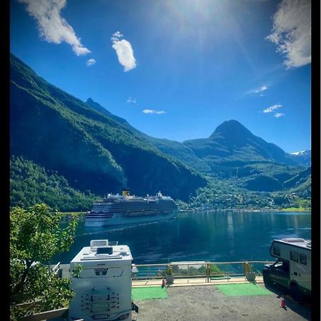 Solhaug Fjordcamping Villa Geiranger Esterno foto